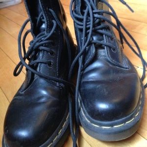 Dr. Martens 1914 boots